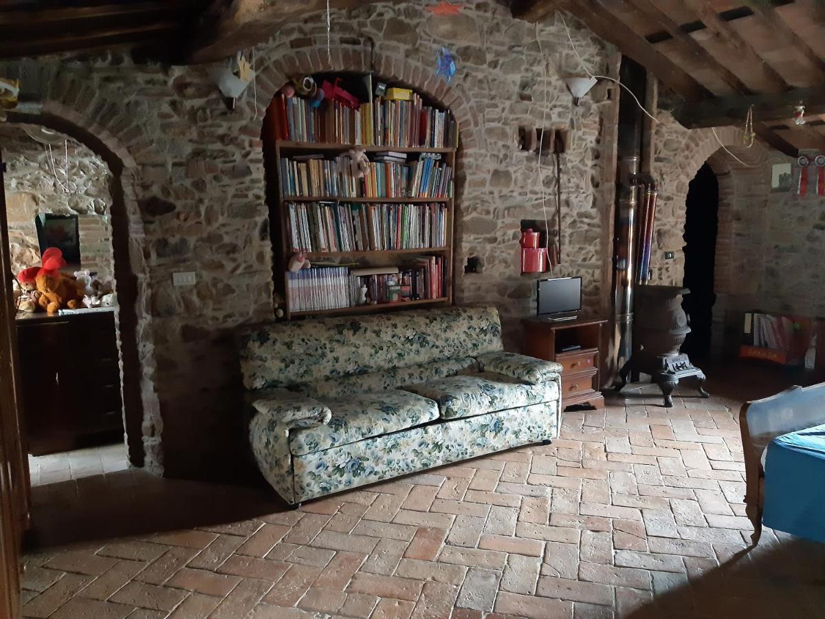 Attic With Balcony At Locanda Del Capo Capannori Exterior photo